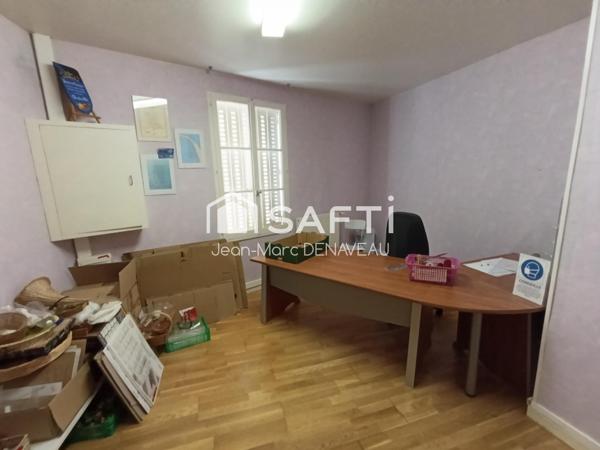 ancien local commercial, logement possible.