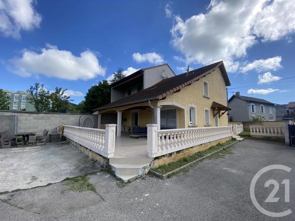 Maison à vendre  6 pièces - 125,20 m 2   ST CLAIR DE LA TOUR  - 38