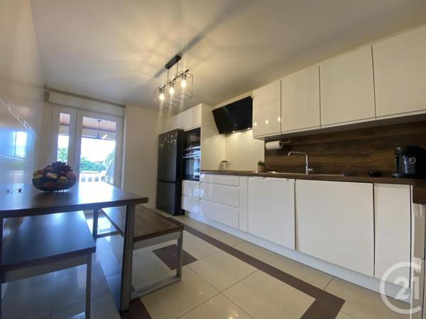 Maison à vendre  6 pièces - 125,20 m 2   ST CLAIR DE LA TOUR  - 38