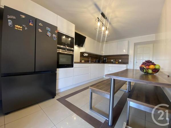 Maison à vendre  6 pièces - 125,20 m 2   ST CLAIR DE LA TOUR  - 38