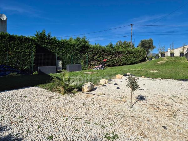 Maison à vendre 4 pièces LE GUA (17), trois chambres, garage. Jardin de 402m²