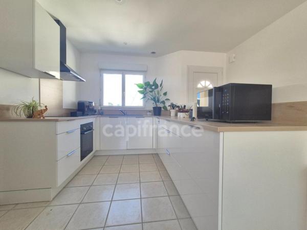 Maison à vendre 4 pièces LE GUA (17), trois chambres, garage. Jardin de 402m²