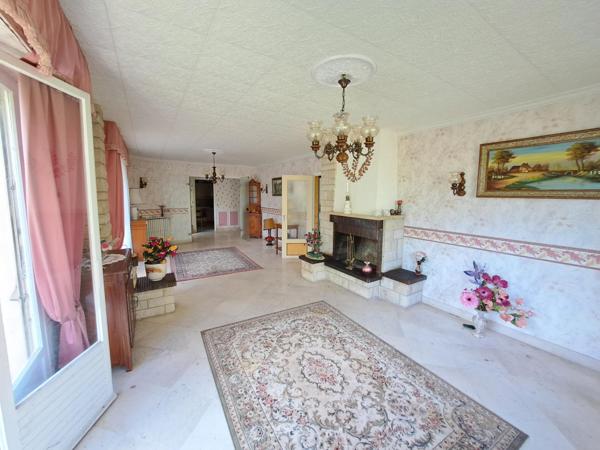 Pavillon plain-pied sur sous-sol surélevé avec grenier aménageable