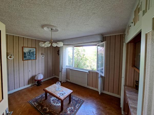 Pavillon plain-pied sur sous-sol surélevé avec grenier aménageable