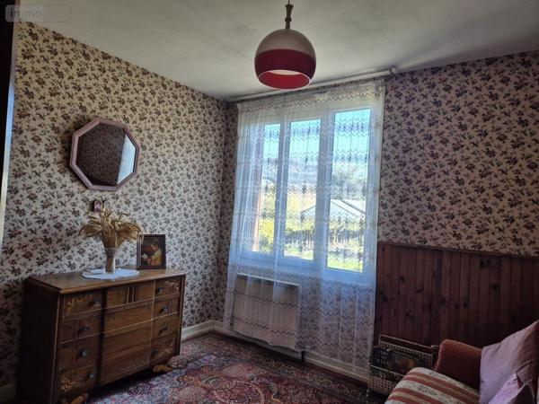 Maison à vendre à Saint-Étienne-lès-Remiremont dans les Vosges (88200), ref : 88038-1322