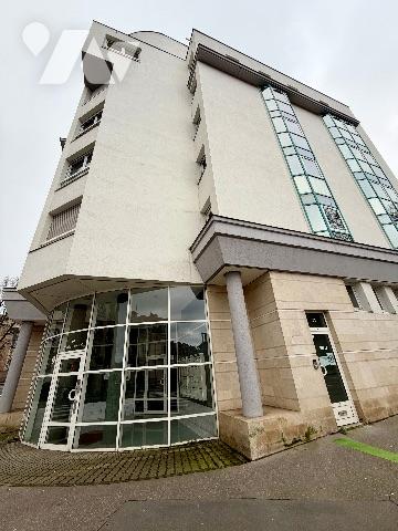 NANCY-LOCAL PROFESSIONNEL ET SA PLACE DE PARKING SOUTERRAIN