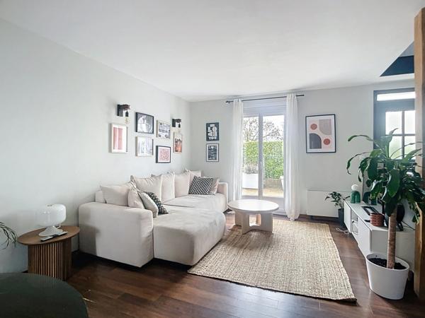 À VENDRE – Grande maison familiale 148 m² – Notre-Dame-d’Oé (37390) 6 chambres – Terrain clos ~700 m² – Tout à pied !