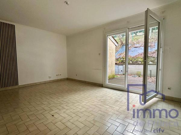 Maison mitoyenne à rénover  76 m²  Jardin  Terrasse