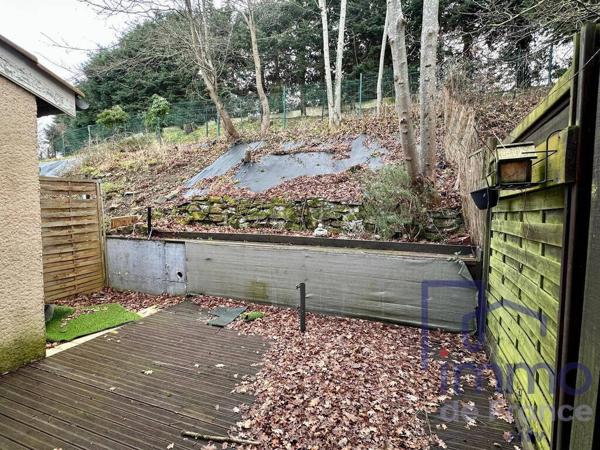 Maison mitoyenne à rénover  76 m²  Jardin  Terrasse