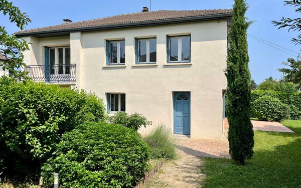 Maison à vendre    6 pièces •  Saint-Genis-Laval