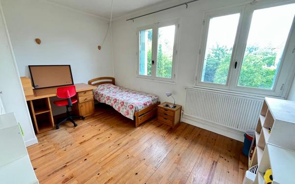 Maison à vendre    6 pièces •  Saint-Genis-Laval