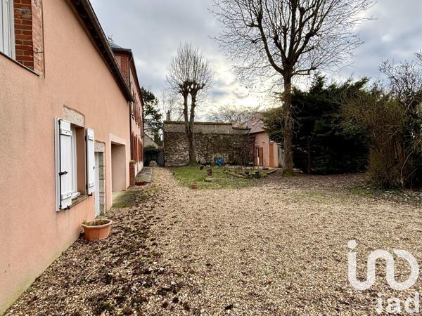 Maison 10 pièces de 252 m² à Auxy (45340)