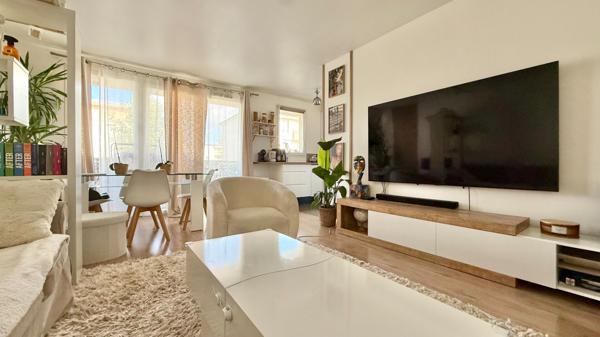 Appartement Corbeil Essonnes 3 pièce(s) 65.10 m2