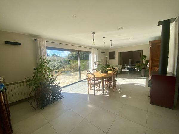 Maison Taillades 7 pièce(s) 203 m2