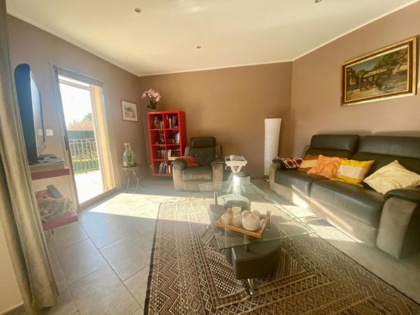 Maison Taillades 7 pièce(s) 203 m2