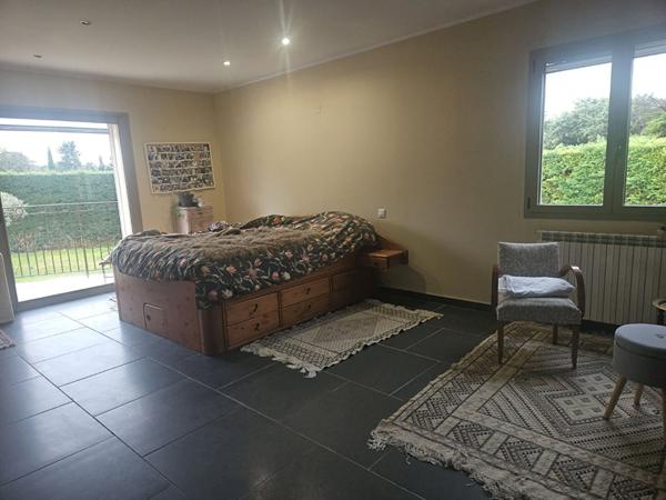 Maison Taillades 7 pièce(s) 203 m2