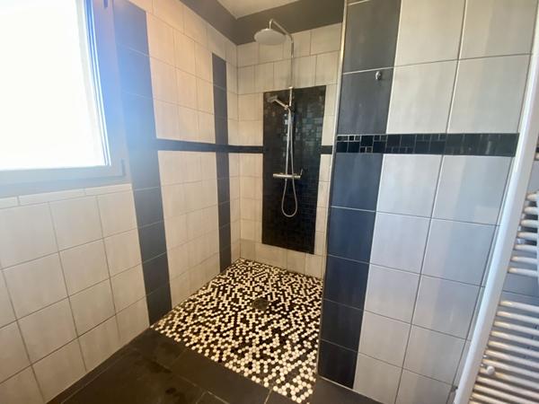 Maison Taillades 7 pièce(s) 203 m2