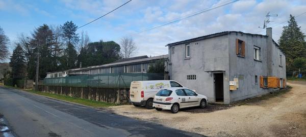 Locaux commerciaux/appartements  1263 M²