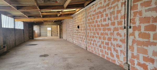 Locaux commerciaux/appartements  1263 M²