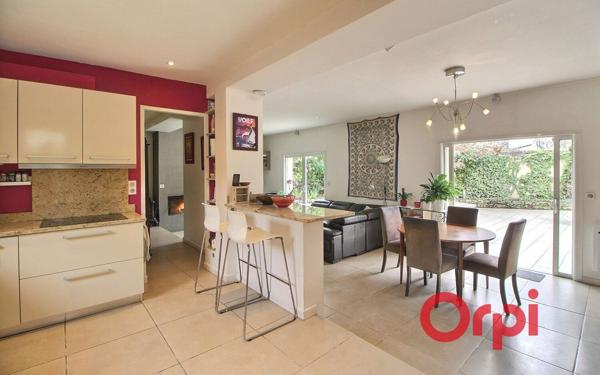 Maison à vendre    6 pièces •  Aix-en-Provence