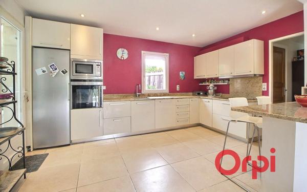 Maison à vendre    6 pièces •  Aix-en-Provence