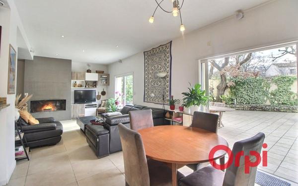 Maison à vendre    6 pièces •  Aix-en-Provence