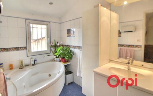 Maison à vendre    6 pièces •  Aix-en-Provence