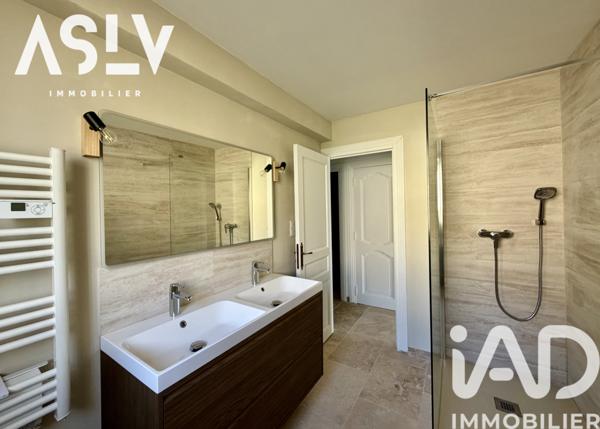 Location appartement 3 pièces 70 m² Six-Fours-les-Plages