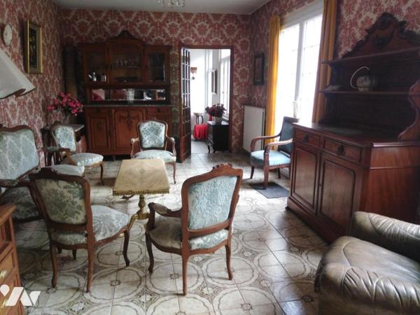 CONDE SUR ESCAUT MAGNIFIQUE ENSEMBLE IMMOBILIER AVEC MAISON-GRANGE-DEPENDANCES