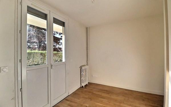 Appartement à vendre    3 pièces • 53,66 m2 Viroflay