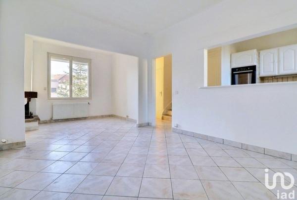 Maison 3 pièces de 61 m² à Pontault-Combault (77340)