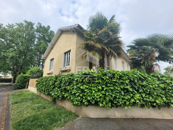 LOCATION MEUBLEE - BILLERE   : Appartement T2 bis de 52m² (au sol plus de 69m²)