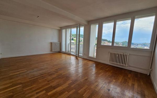 Appartement à vendre    4 pièces • 74,83 m2 Saint-Étienne