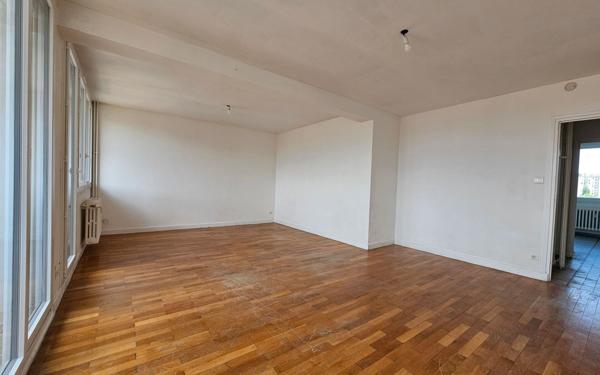 Appartement à vendre    4 pièces • 74,83 m2 Saint-Étienne