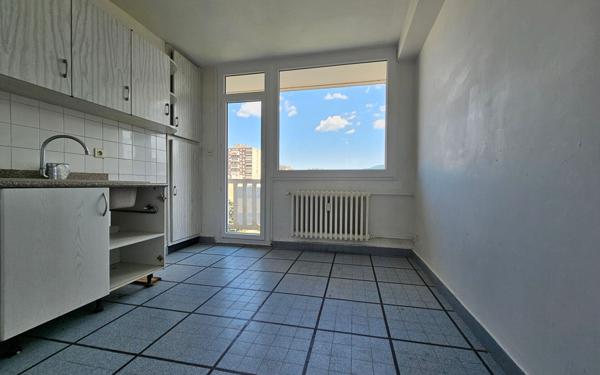 Appartement à vendre    4 pièces • 74,83 m2 Saint-Étienne