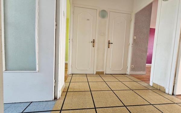 Appartement à vendre    4 pièces • 74,83 m2 Saint-Étienne