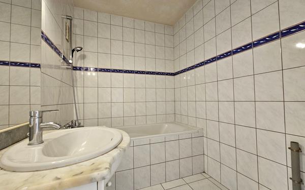 Appartement à vendre    4 pièces • 74,83 m2 Saint-Étienne