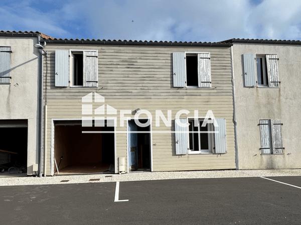 Location Maison 6 pièces 115.3 m² - 19 RUE JEANNE BARET Rochefort 17300