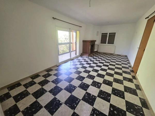 Vente                                                      Maison
                        
                     7 pièces                      138 m2                     à Draguignan