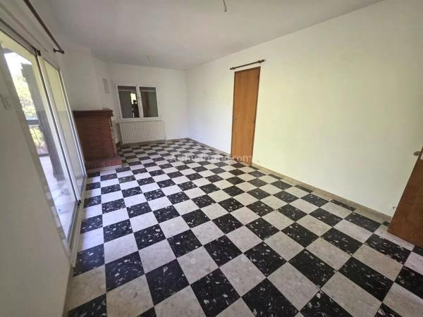 Vente                                                      Maison
                        
                     7 pièces                      138 m2                     à Draguignan