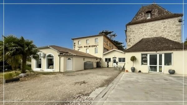 A VENDRE ANCIEN HOTEL RESTAURANT