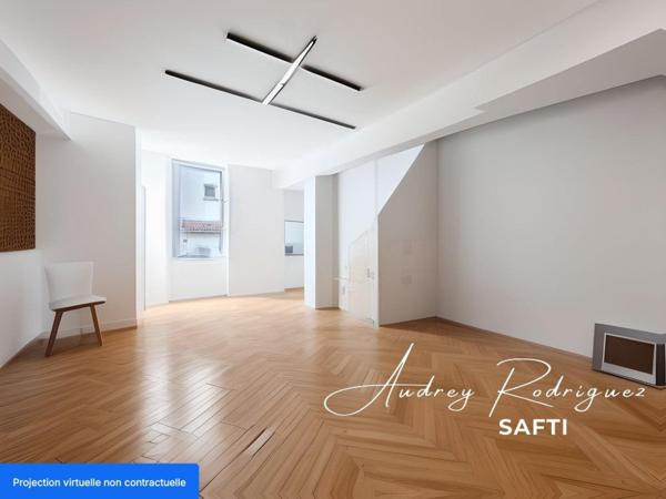 Centre-ville – Maison avec cour à rénover