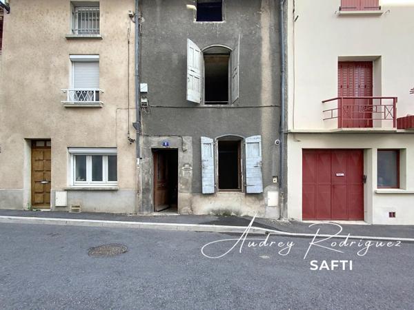 Centre-ville – Maison avec cour à rénover