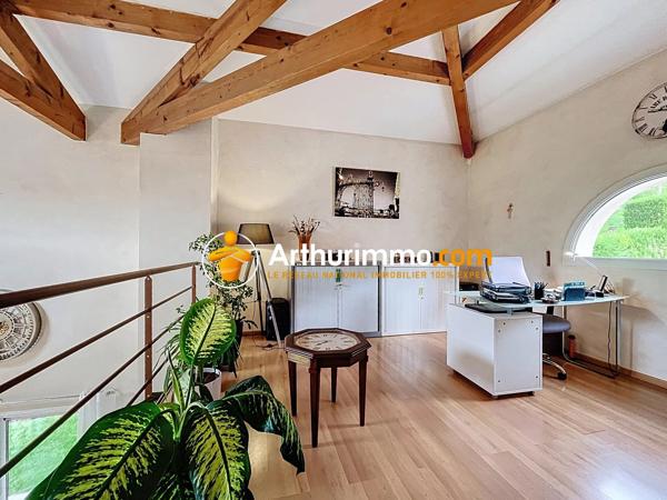 Vente                                                      Maison
                        
                     6 pièces                      160 m2                     à Bourgoin-Jallieu