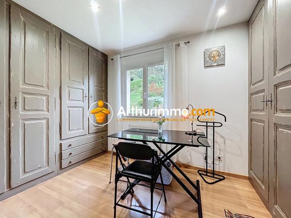 Vente                                                      Maison
                        
                     6 pièces                      160 m2                     à Bourgoin-Jallieu