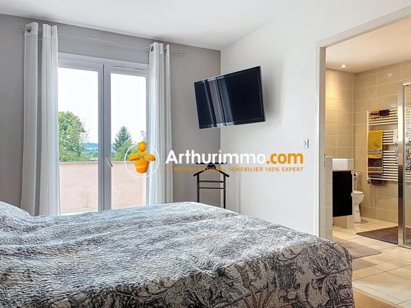 Vente                                                      Maison
                        
                     6 pièces                      160 m2                     à Bourgoin-Jallieu
