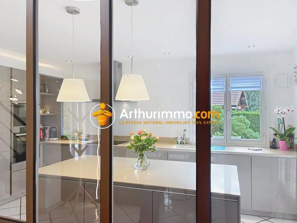 Vente                                                      Maison
                        
                     6 pièces                      160 m2                     à Bourgoin-Jallieu