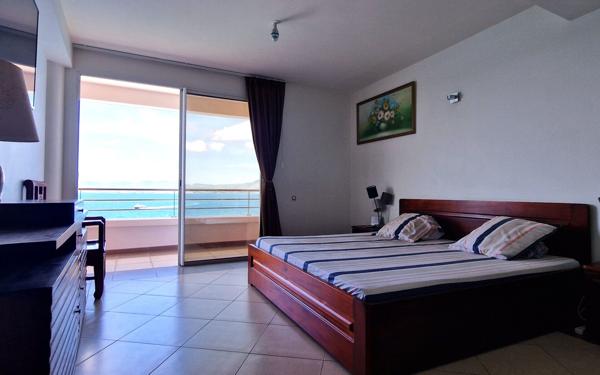 Appartement à vendre    4 pièces •  Fort-de-France