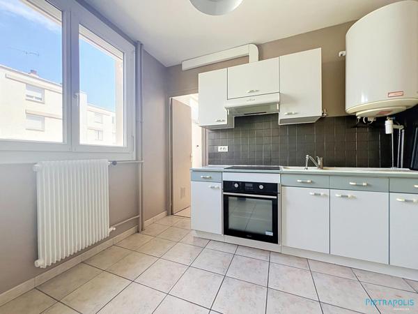 Appartement T3 avec CAVE ET STATIONNEMENT PRIVATIF