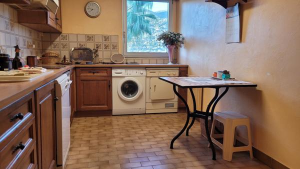 Appartement Grasse 4 pièces 105.66 m2, piscine et tennis